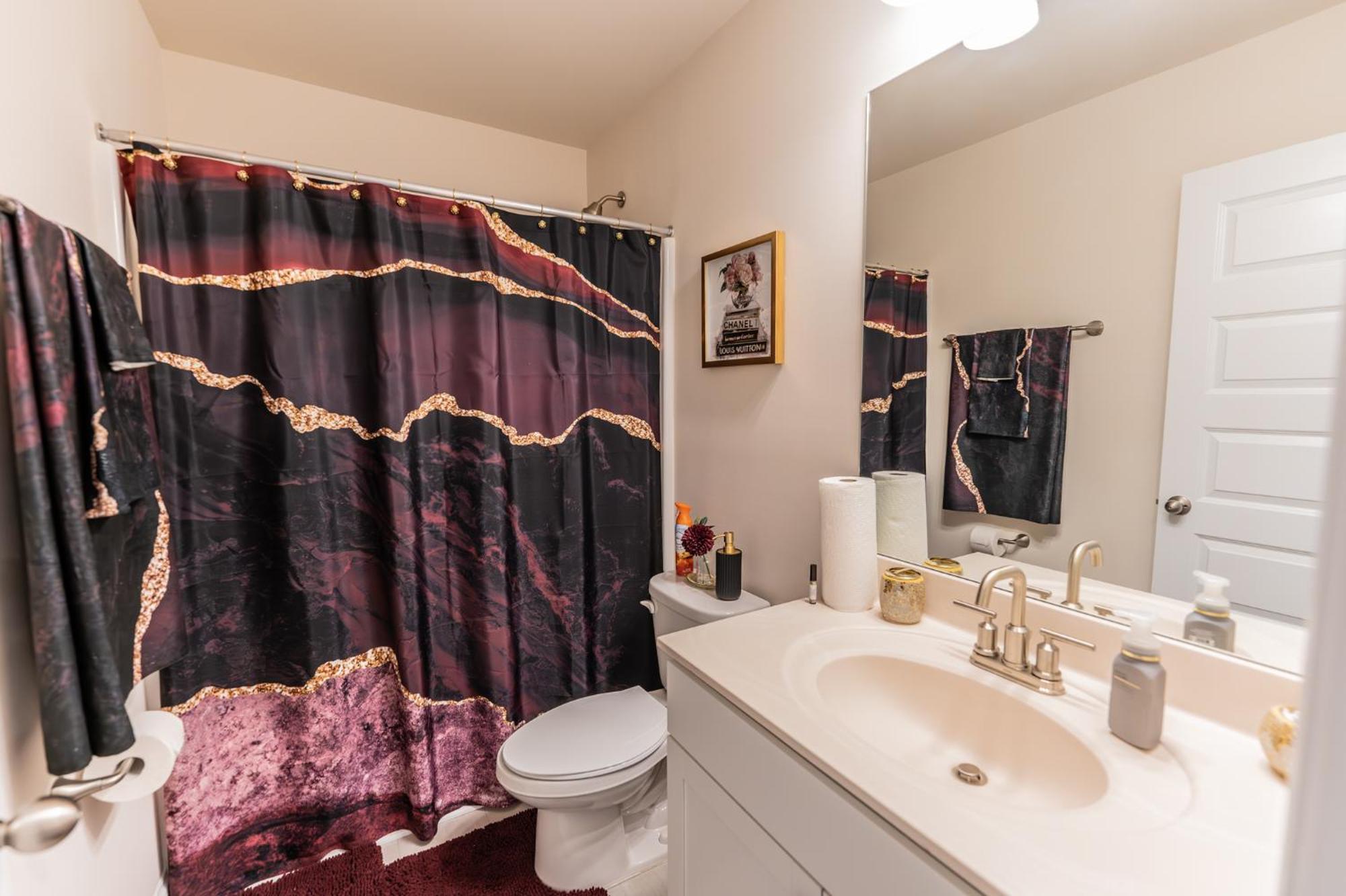 Luxury Bedroom With Private Bath Hampton Bagian luar foto