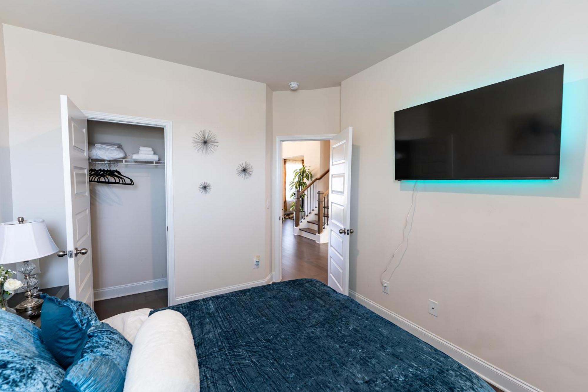 Luxury Bedroom With Private Bath Hampton Bagian luar foto